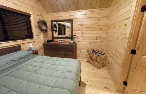 Private Luxury Log Cabin in the Endless Mountains, Firepit, Farm Charm - Foto 13