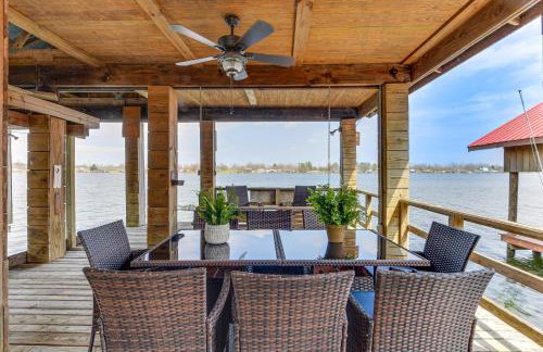 Lakefront Oscar Home with Game Room and Boat Dock! - Foto 1