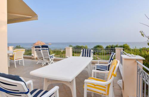 Waterfront 5BR Villa near Porto Heli by JJ Hospitality - Foto 19