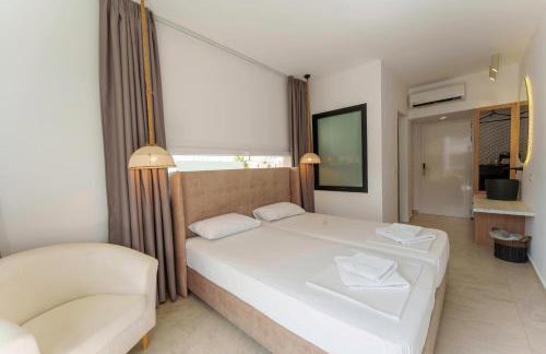Stella Maria Hotel & Suites - Photo 75
