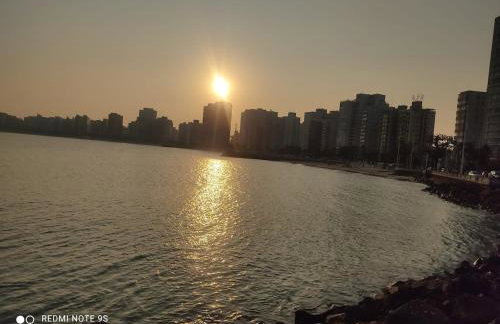 Lindo apartamento com vistas na praia do Gonzaguinha - Foto 21