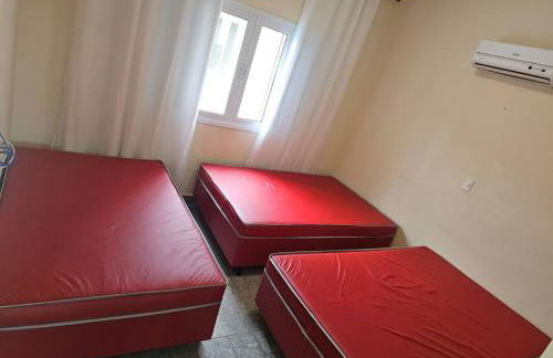 Belíssima Casa a Beira Mar com Piscina Aquecida Cobrado a Parte, 5 Quartos com Ar Condicionado, Amplo Salão de Jogos com Mesas de Bilhar e Pebolim, Amplo Espaço Externo com Churrasqueira em Deck Gourmet Coberto frente a Piscina,Tudo isso á Beira Mar - Photo 47