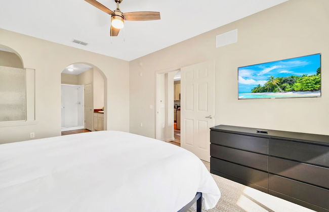 3BR Condo - Near Disney Balcony Pool Hot tub - Foto 12