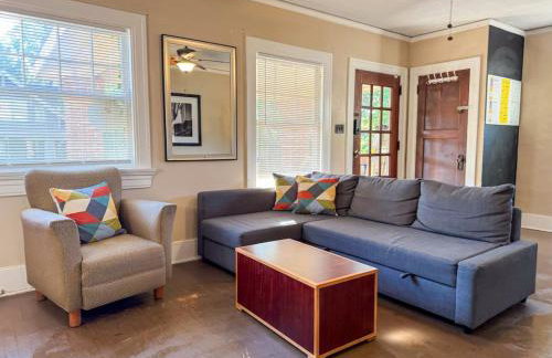 Spacious 3 Bedroom Sleeps 12 with 7 Beds plus Parking - Foto 9