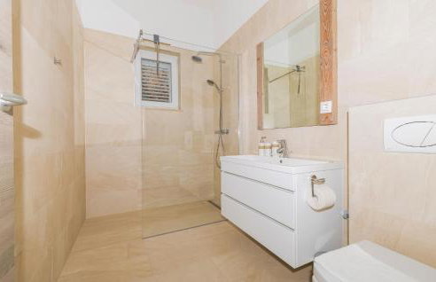 Lovely Apartment In Lukovo With Wifi - Foto 17