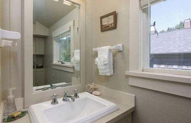 Chapman Cove by Avantstay Gorgeous Beach Bungalow w/ Sauna - Photo 4