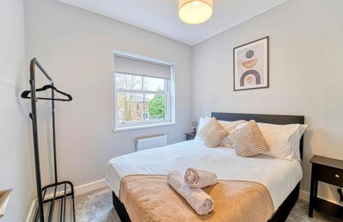 3 Bed House with Office Space in Coventry, by ARP Homes, Central, Driveway & Garage, Garden, Ideal for Contractors, Families & Long stays - Foto 10