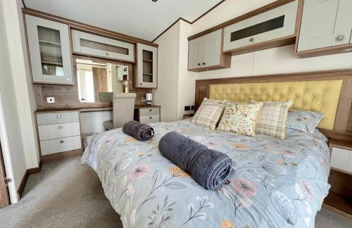 Honeysuckle Hot Tub Lodge - Foto 7