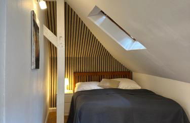 Schönes City-Apartment mit 2 Schlafzimmer, Parkplatz, ruhig und hell, D46-DG - Photo 3