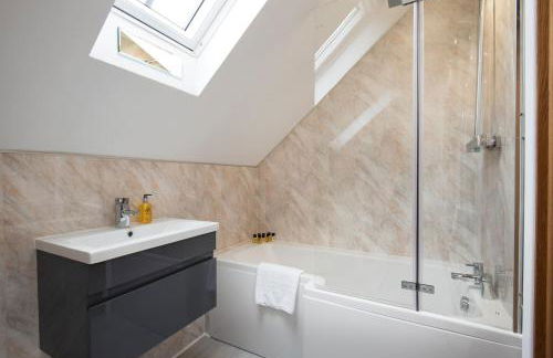 Sunset View, Hot Tub Haven for max 8 people - Photo 9