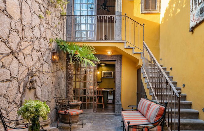 Casa Esperanza, 2BR Designer Charm + Rooftop Views - Foto 23