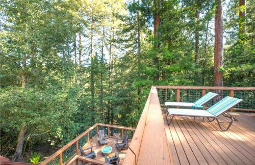 Tree Fort! Redwoods! Hot Tub!! Fire Table!! Google Smart Home!! Fast WiFi!! Dog Friendly! - Foto 4
