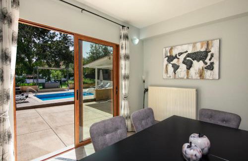 Villa Alex with private pool and jacuzzi - Foto 28