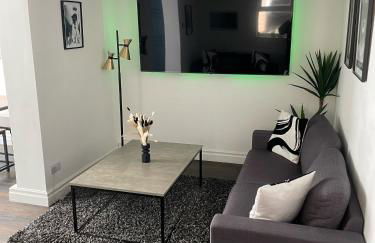 Lovely 2 Bed Full House By The Beach - Foto 2