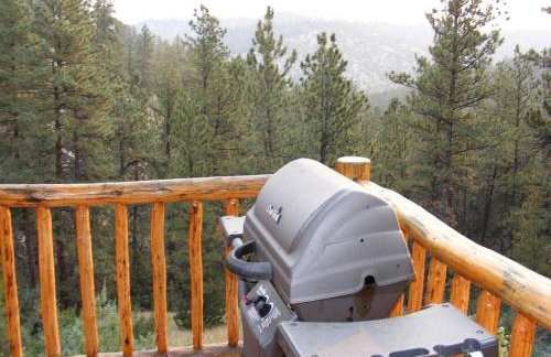Traditional Log Cabin Rental with Deck in the Pine Forests of Columbus, Montana - Foto 11
