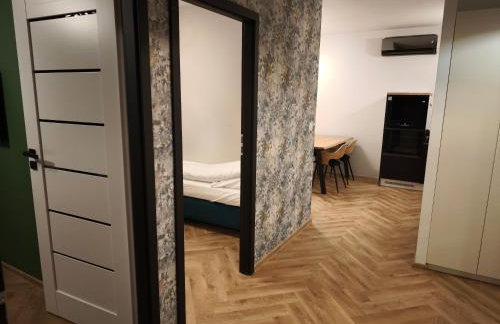 W Centrum Luksusowy Apartament, Duży Parking, Zameldowanie 24h, FV, Ekspres, XBOX, Klimatyzacja, Dwie Sypialnie, Kuchnia i Salon, Samo centrum miasta, - Foto 20