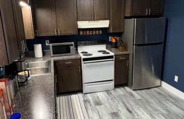 Entire level just off Interstate, free breakfast - Foto 4