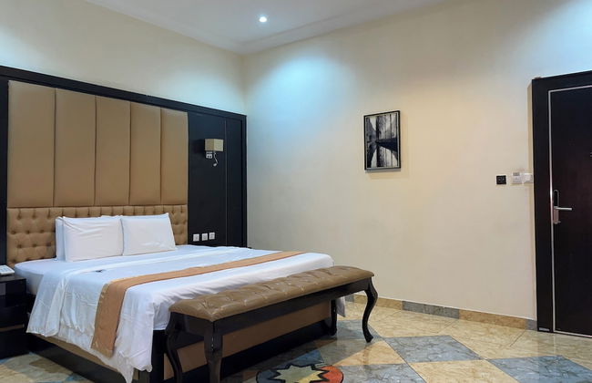 Aaron's Place Luxury Apartments & Rooms - Photo 27