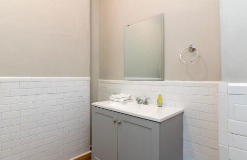 The Sunny Southern Manse Back Walk Downtown - Foto 5