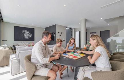 VACATION MARBELLA I Villa Marbesa White Pearl, Two Private Pools, 3min walk to the Beach, Fastest WiFi, Built in 2024 - Foto 37