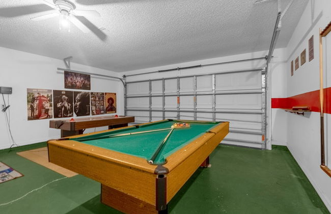 Upstay - Family Home w Private Pool and Games - Photo 8