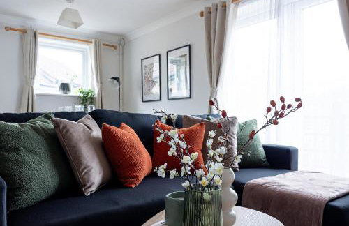 Stylish Duplex Apartment - Close to City Centre - Free Parking, Balcony, Self-Check-In, Fast WiFi and Smart TVs by Yoko Property - Foto 8