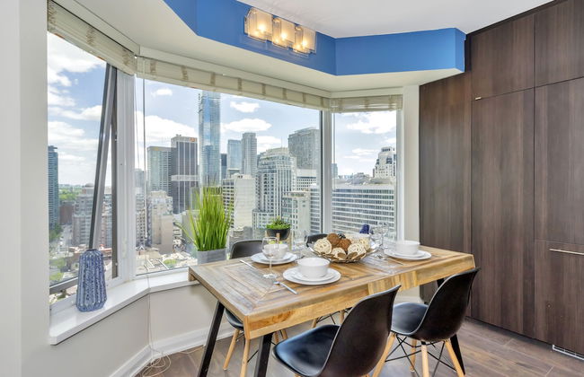 QuickStay - Elegance in Yorkville (Yonge & Bloor) - Photo 3