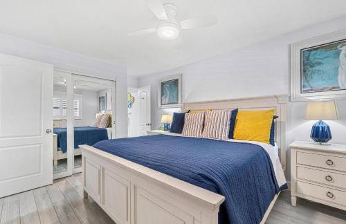 Escape to Beach Oasis! New Management! Updated Beachside Condo with Heated Pool! - Foto 13