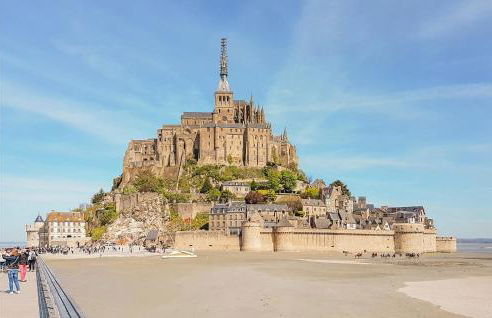 Stunning Home In Neuilly Le Vendin - Photo 25