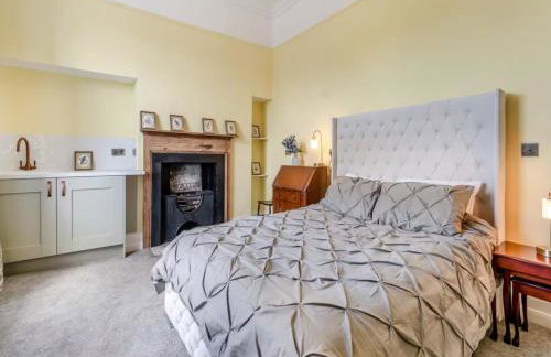 Riverside Georgian House with Hot Tub, Sauna & Parking - Foto 19