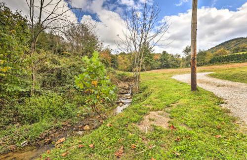 Near Hiking and Wineries! Newland Retreat with Creek - Foto 33