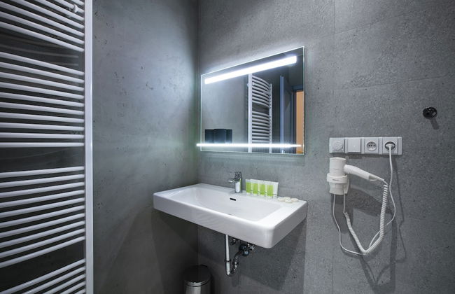 Apartments At The Blue Duckling - Photo 32