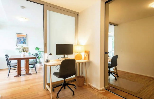 Charming 1BR in Fitzroy w/ Parking, Pool, + Gym! - Foto 19