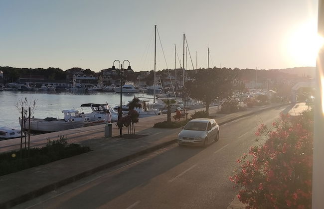 Stunning 2-bed House in Jezera With Sea Views - Photo 19