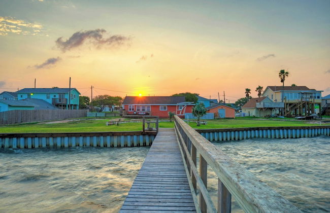 Waterfront Retreat w/ Private Boat Dock, Patio, Views Shore Thing by Avantstay - Photo 40