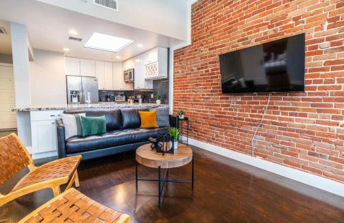 Gaslamp 2BR Upscale Queen Beds with Smart TV - Foto 13