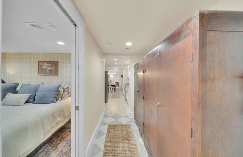 Fully Restored cottage, AMAZING game room, hot tub - Foto 35