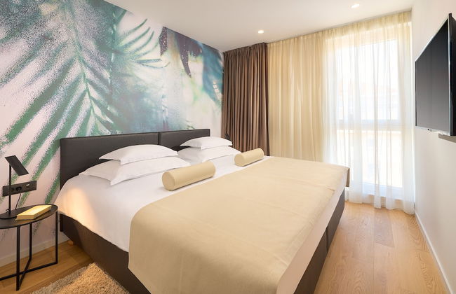 Amphora's Garden - Photo 6