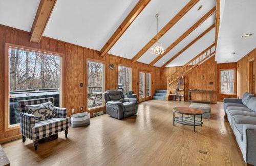 Huge Cabin w Hot Tub, Deck, Grill, Fire Pit, WiFi - Foto 12