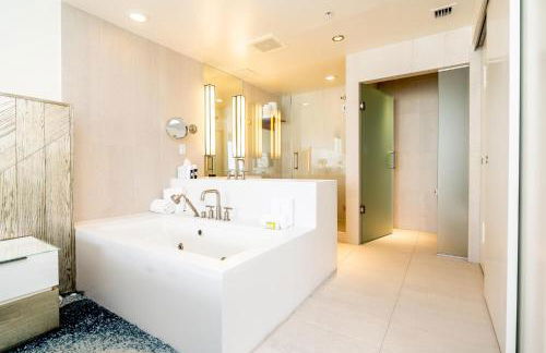 High Floor Luxury 2BR 2BA, Sleeps 6, Resort Access - Horizon by HomeStakes Stays - Foto 26