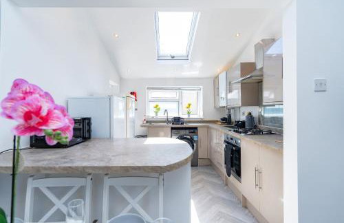 Open Mind Property - Hot Tub, 7 Beds & Free Parking - Foto 22