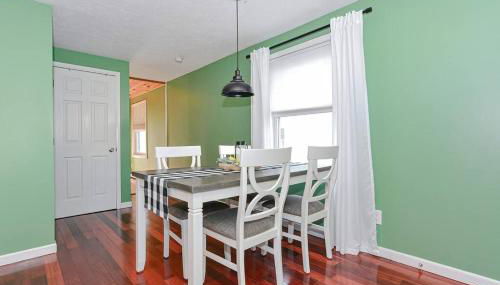 *NEW* Beautiful 3 floor Townhome with Sauna - Foto 2