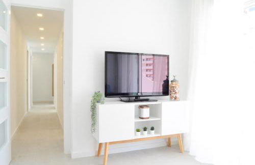 NUEVO, a 70 metros de la playa y con vistas al mar - Foto 3