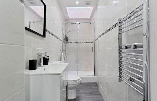 Birmingham City Modern Apartment - Table Tennis - Pool - Foto 12