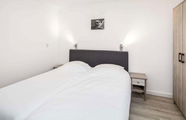 Holiday Home in Oostkapelle Near the Beach - Photo 3