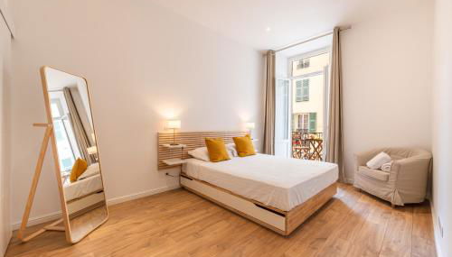 Magnifique 2P avec vue sur le port de Nice - Photo 5