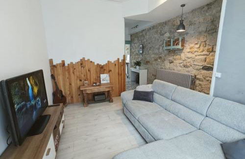 à 5mn de la réserve Africaine, charmante maison de village avec patio - Foto 12