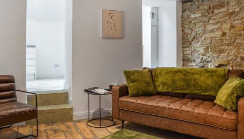 Ye Olde Mottram Chip Shop - Photo 5