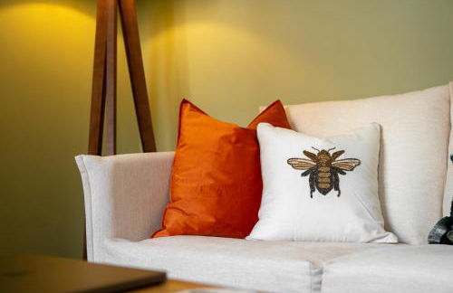 2-Bedroom Cottage - Long Stays Welcome - Photo 16