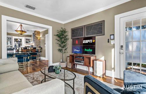 East Austin 2BR 1BA w Patio and Grill, Pet-Friendl Walk to 6th By Austin Vacay - Foto 43